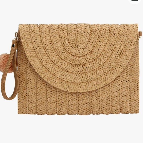 Old Navy Handbags - EUC Old Navy Woven Straw Clutch w. Wristlet Strap